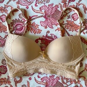 Daisy Fuentes tan padded lace bra size 34C